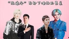 路人吃瓜反应情侣,情侣甜蜜互动引发围观热议