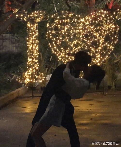 吃瓜情侣接吻,吃瓜情侣接吻，甜蜜画面引网友热议