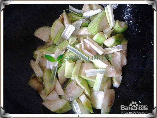 扶手瓜炒菜吃,家常美味，营养丰富的健康佳肴