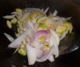 角瓜洋葱怎么吃,角瓜洋葱的多样美味烹饪法