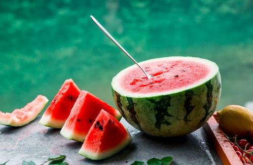 吃瓜的诗词,品味诗词中的吃瓜乐趣