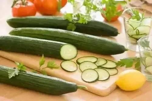 吃瓜涩嘴,揭秘娱乐圈的甜蜜与苦涩