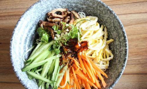 装瓜吃泡面,味蕾的奇妙邂逅