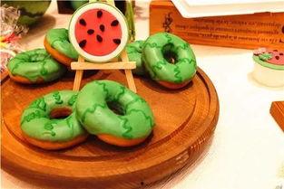 北京吃瓜的视频,揭秘北京人生活百态