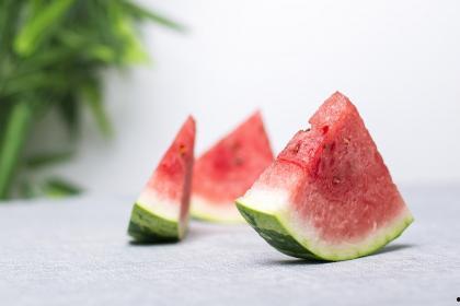 梦见吃无籽瓜,无籽瓜的甜蜜启示