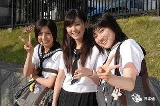 吃瓜女生穿校服,揭秘吃瓜女生的校园时尚