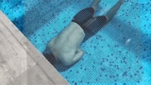 吃瓜群众游泳教练