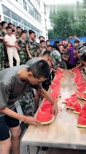 广西教官吃瓜,揭秘背后的真相与争议