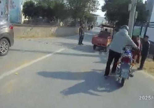 吃瓜致车祸详情