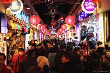 夜市街吃瓜,瓜香四溢，探寻美食与生活的味道  第2张